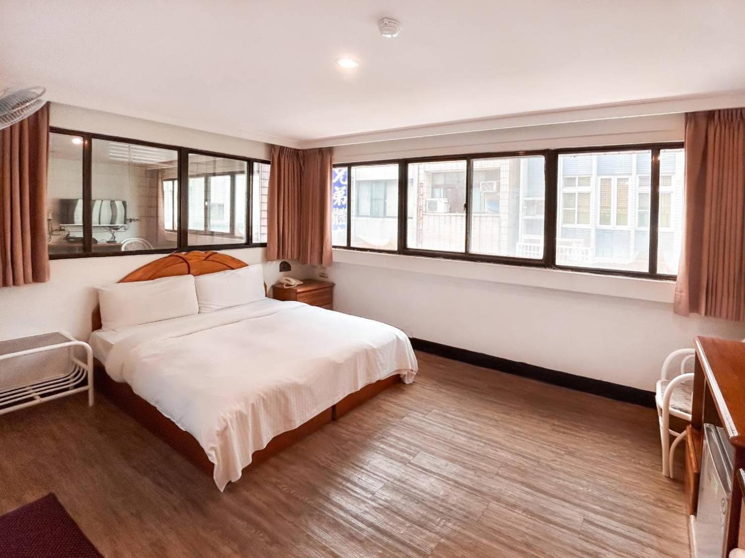 Tzu Chi Hotel Pingtung Kültér fotó